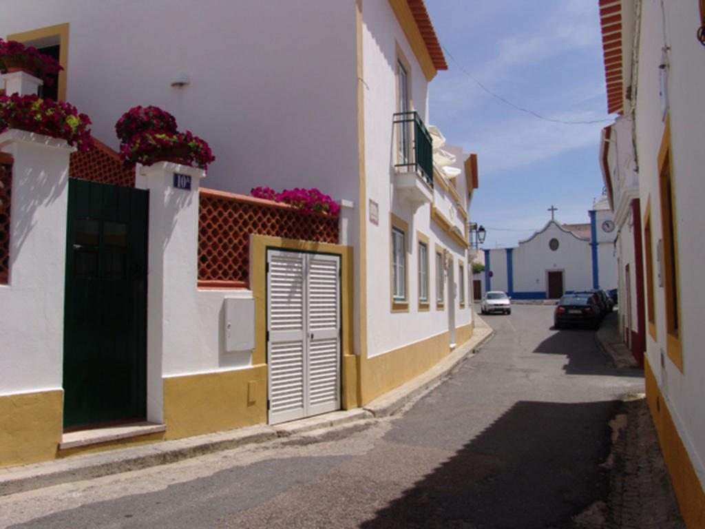 Casa Do Adro Da Igreja Turismo De Habitação Vila Nova de Milfontes Exterior foto